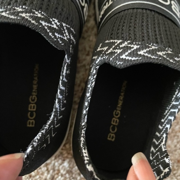 BCBGeneration Women's Lorena Slip On Black White Sneakers Shoes Size 7m - Picture 7 of 10
